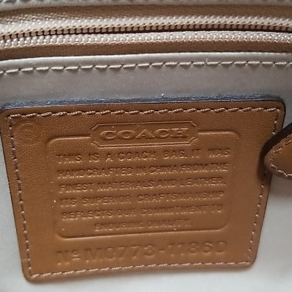 Coach 9x5 handbag. - Picture 7 of 8